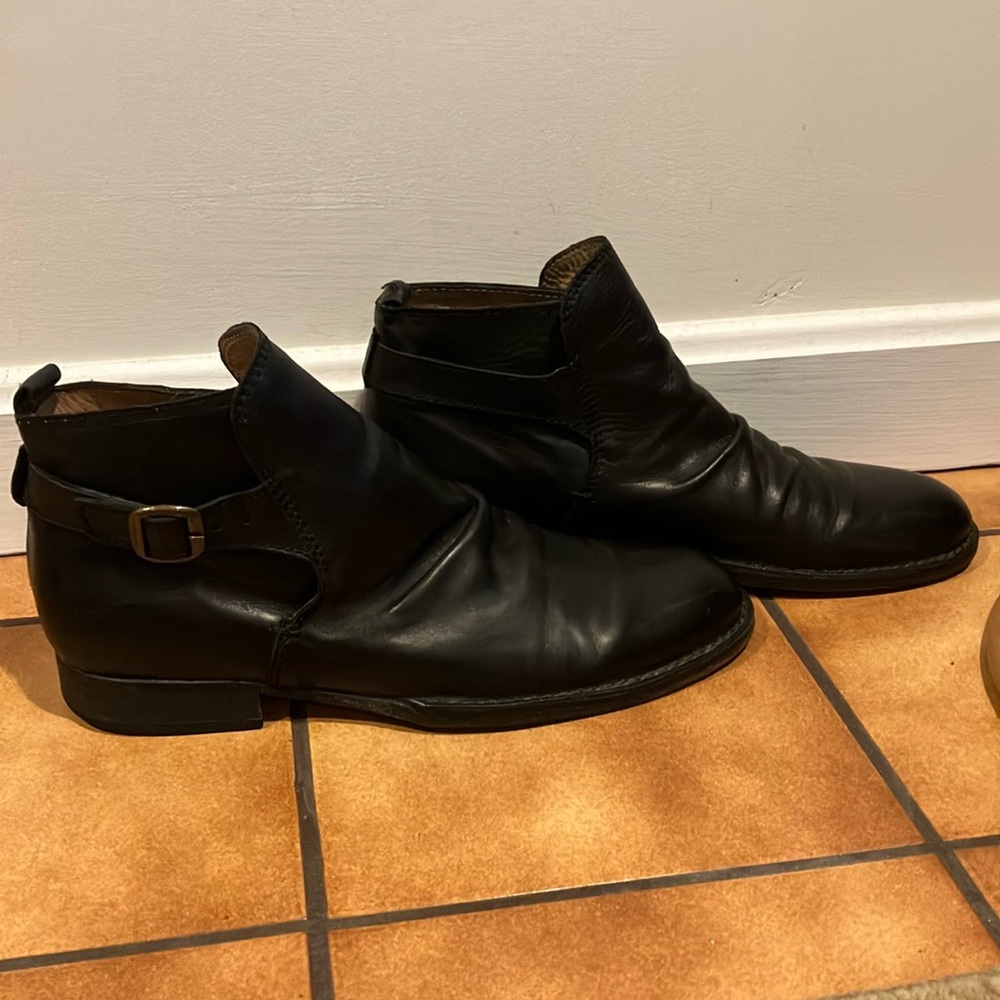 Russell & Bromley black ankle boots 43